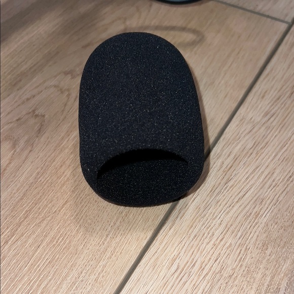 EUC - Neewer NW-800 Professional Condenser Microphone Kit (Black+Gold) - Picture 15 of 16